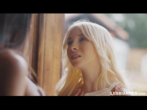 ❤️ लड़की कुछ महीने बाद घर आती है और अपनी सौतेली माँ की चूत खा जाती है ❤❌  सेक्स हम पर ❤